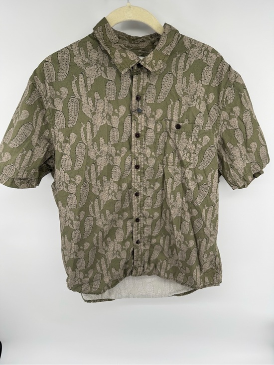 Copper & Oak Other - Casual Olive Green Short-Sleeve Button-Down Shirt with Cactus Print